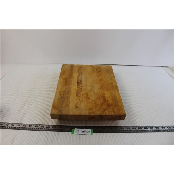 16" x 12" Wooden Cutting Board