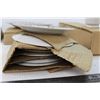 Image 2 : Poinsettia 18 Piece Porcelain Dinnerware Set