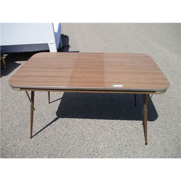 ***Kitchen Table with Extra Leaf (53" x 30")