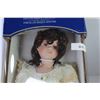 Image 2 : Collectors Edition - Porcelain Doll in Box