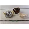 Image 1 : (2) Teapots, Gravy Boat