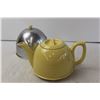 Image 2 : (2) Teapots, Gravy Boat