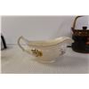 Image 5 : (2) Teapots, Gravy Boat