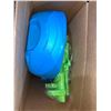 Image 2 : Step 2 Double Showers Splash / Water Table