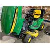 Image 8 : John Deere X304 Ride On Lawn Mower