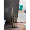 Image 2 : Lot of 3 levels. 1-24" square,2 measuring sticks/straight edges