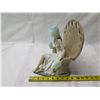 Image 17 : Lladro Seated Girl w/ Lei Figurine 9"L x 11"H