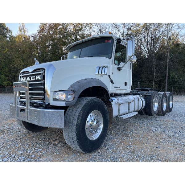 2016 MACK GU713 Day Cab Truck