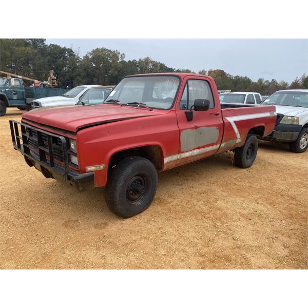 1986 CHEVROLET CUSTOM DELUXE Pickup Truck