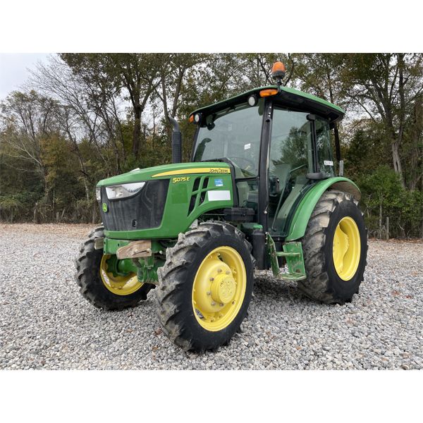 2018 JOHN DEERE 5075E Farm Tractor