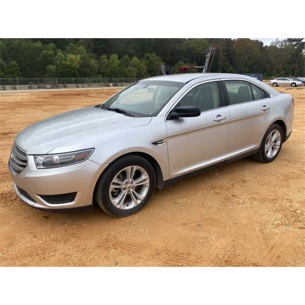 2016 FORD TAURUS Automobile