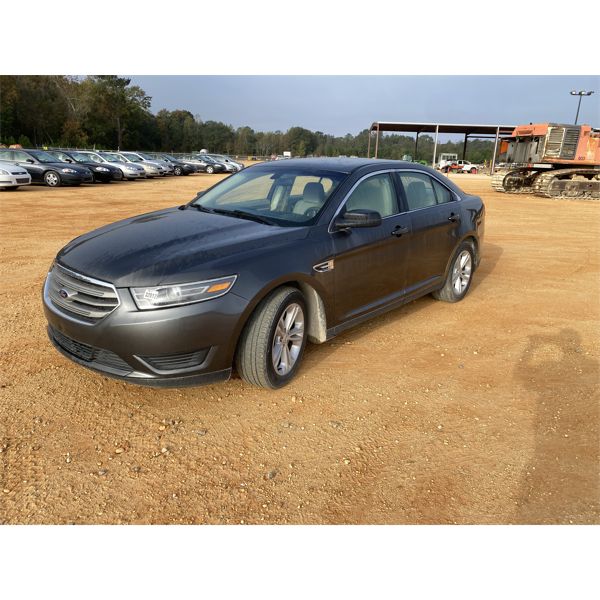 2016 FORD TAURUS Automobile