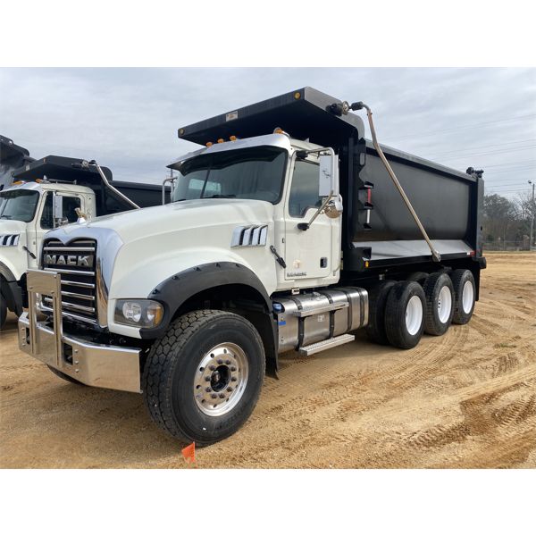 2015 MACK GU713 Dump Truck