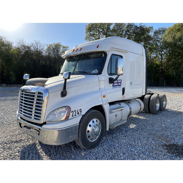 2014 FREIGHTLINER  Sleeper Truck