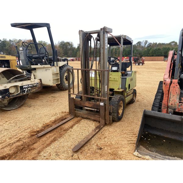 CLARK GPS22 Forklift - Mast