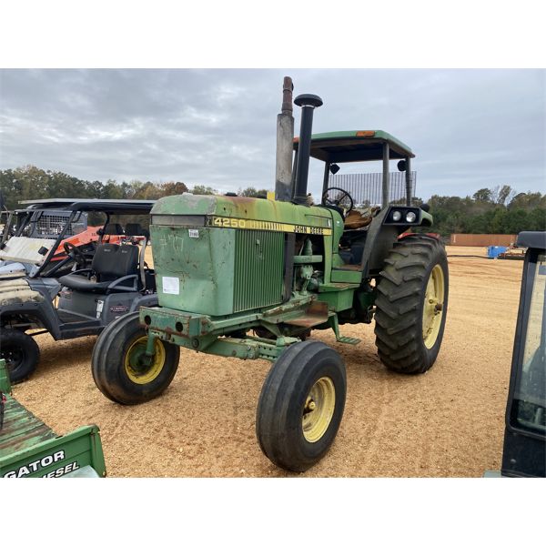 1987 JOHN DEERE 4250 Farm Tractor
