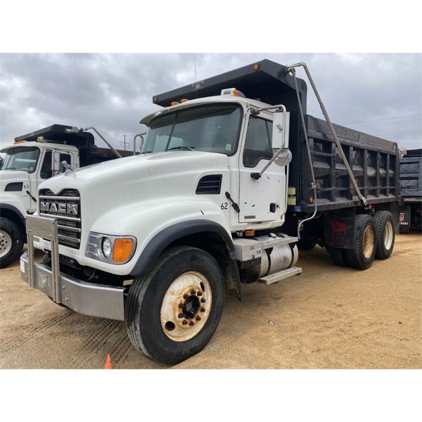 2004 MACK CV713 Dump Truck