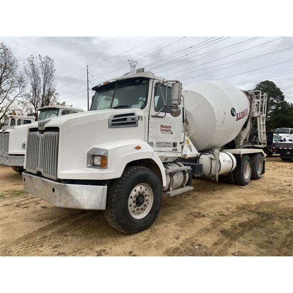 2015 WESTERN STAR 4700SB Concrete Mixer / Pump Truck