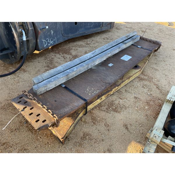 CAT 725 ARTIC TRUCK TAILGATE