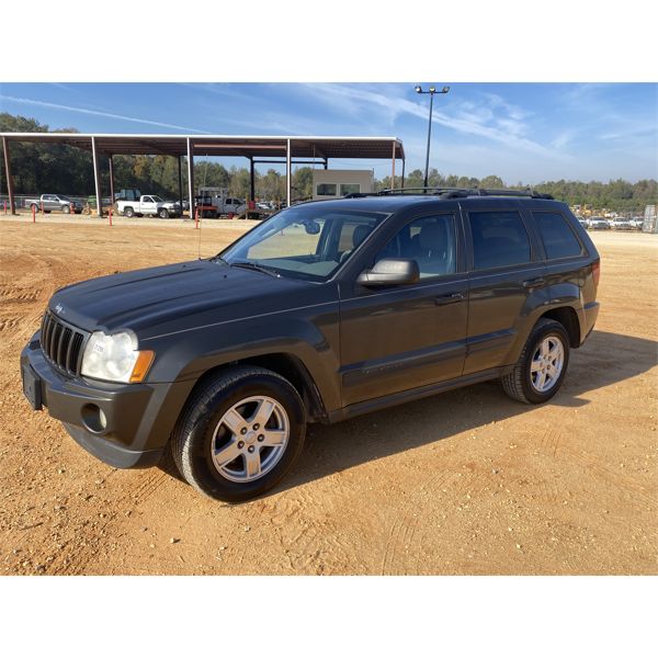 2006 JEEP CHEROKEE LAREDO SUV