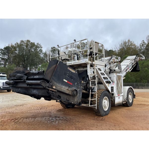 2014 ROADTEC MTV-1000D Asphalt Material Transfer Vehicle
