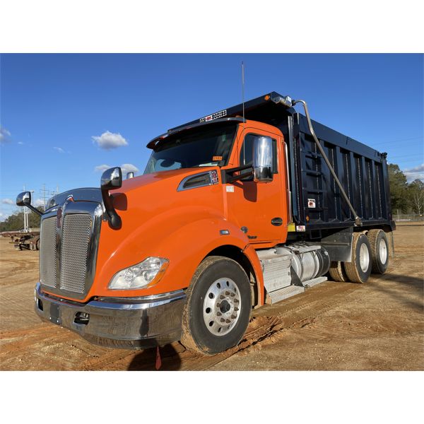 2018 KENWORTH T680 Dump Truck