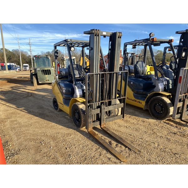 2013 KOMATSU FG25T-16 Forklift - Mast