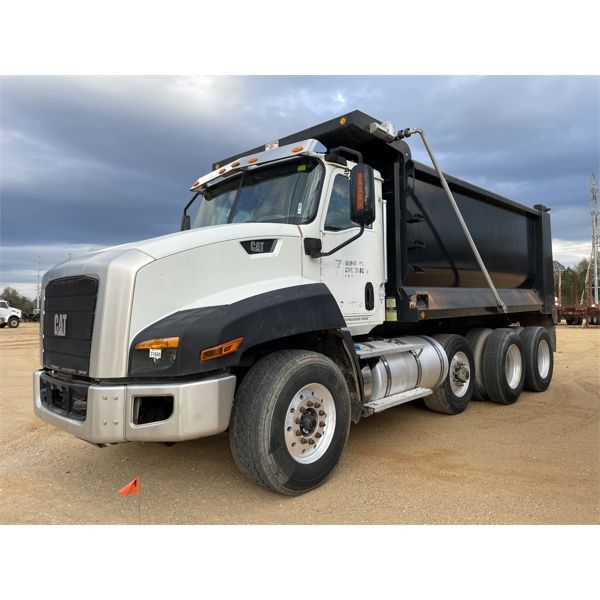 2015 CAT CT660S Dump Truck