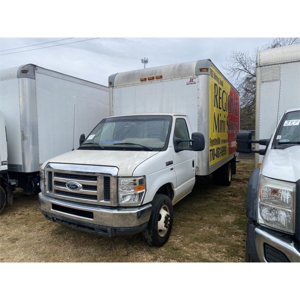 2013 FORD E350 Box Truck