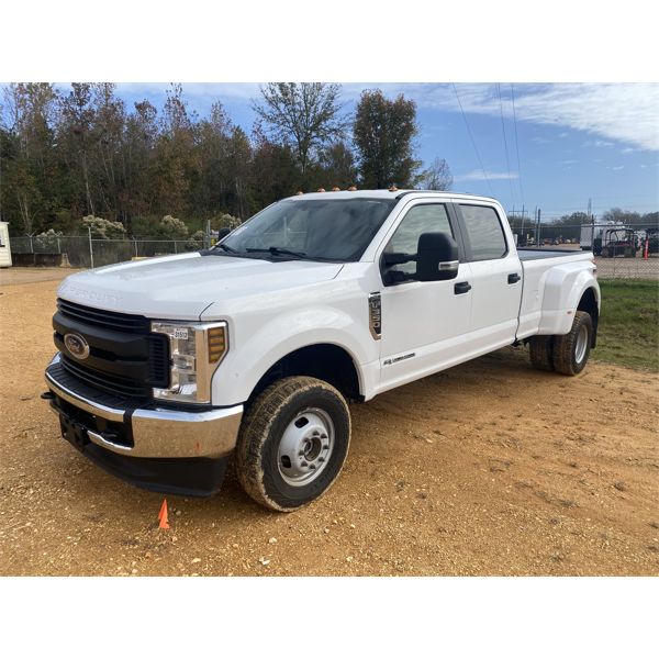 2019 FORD F350 XL FX4 Pickup Truck
