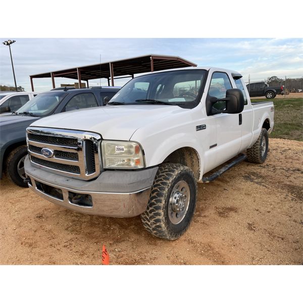 2005 FORD F250 XL FX4 Pickup Truck