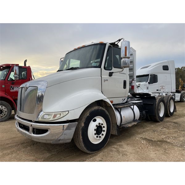 2007 INTERNATIONAL 8600 Day Cab Truck