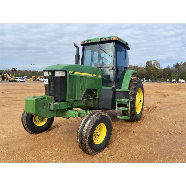 2001 JOHN DEERE 7610 Farm Tractor