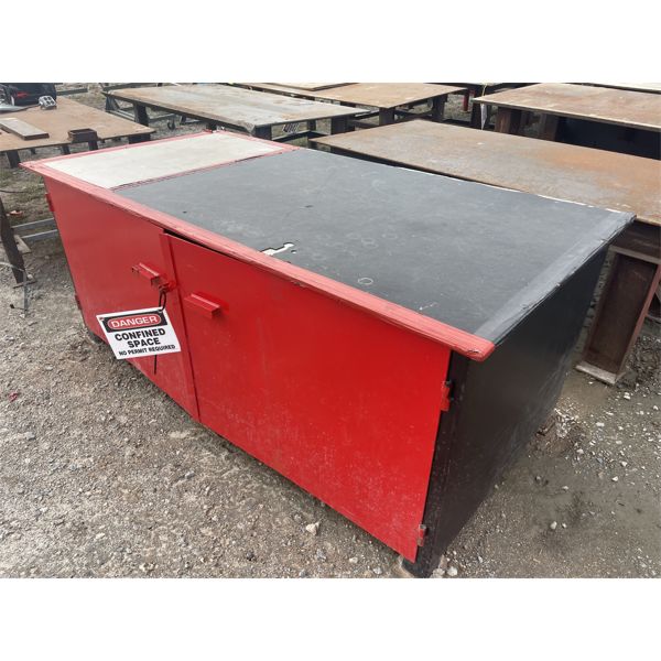 4'x8' METAL CABINET