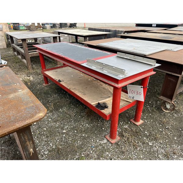 2'6"x8' METAL TABLE