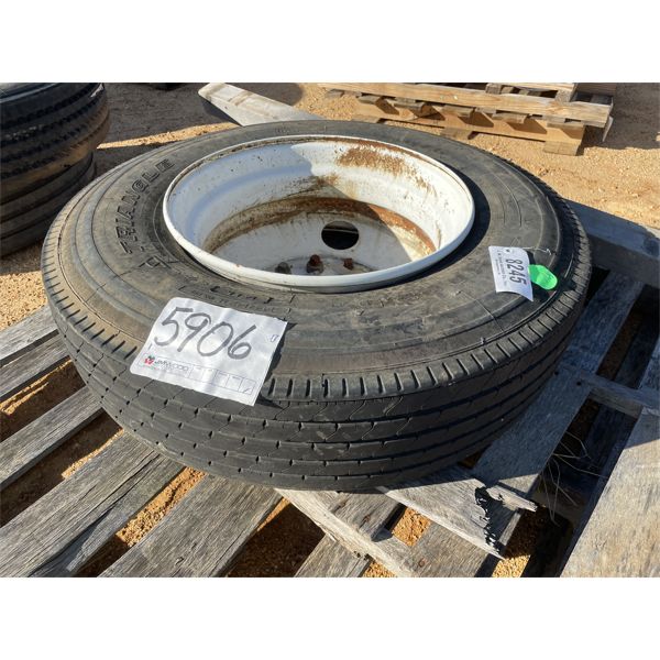 11R22.5 TIRE & RIM