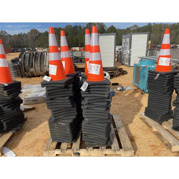 (25) SAFETY CONES