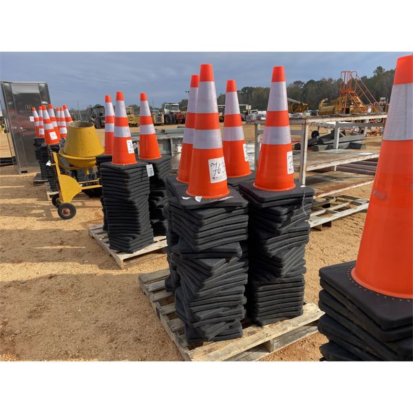 (25) SAFETY CONES