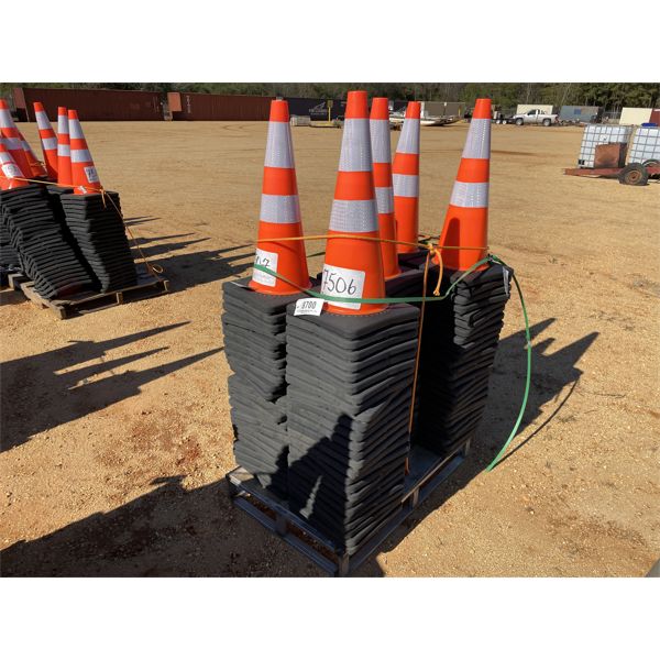 (25) SAFETY CONES