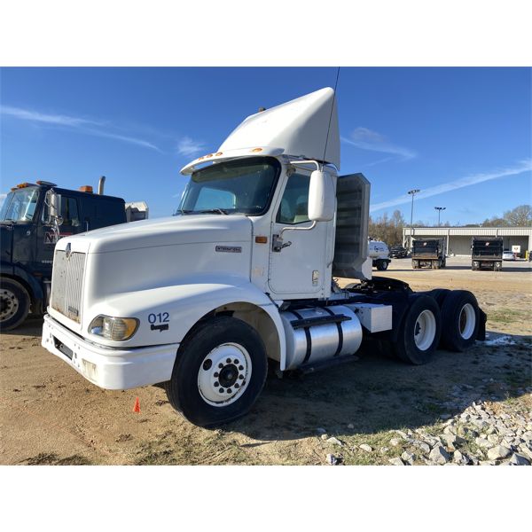 2001 INTERNATIONAL 9100i Day Cab Truck