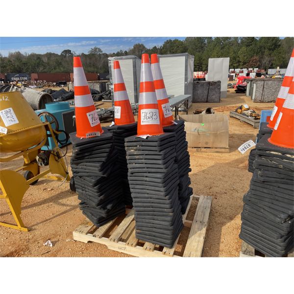 (25) SAFETY CONES