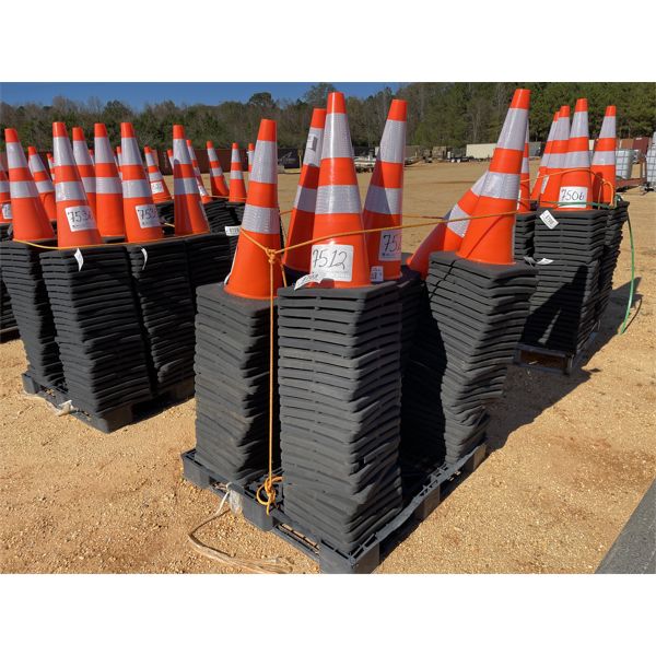 (25) SAFETY CONES
