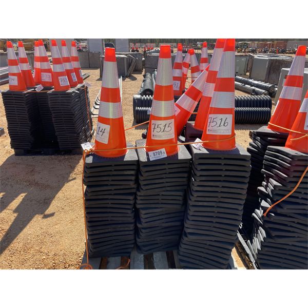 (25) SAFETY CONES
