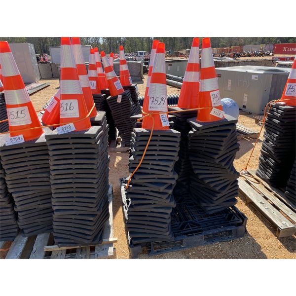 (25) SAFETY CONES