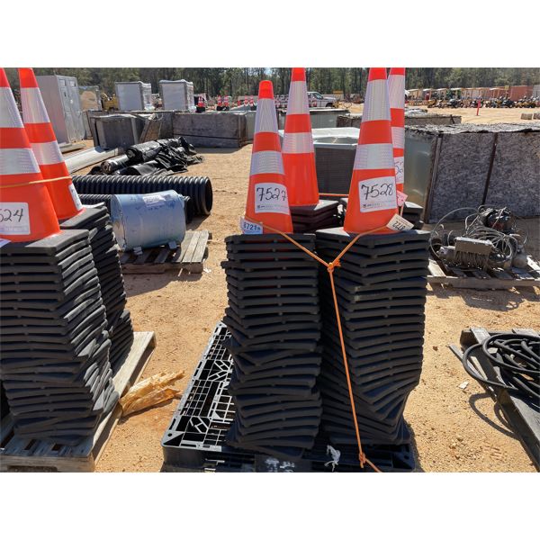 (25) SAFETY CONES