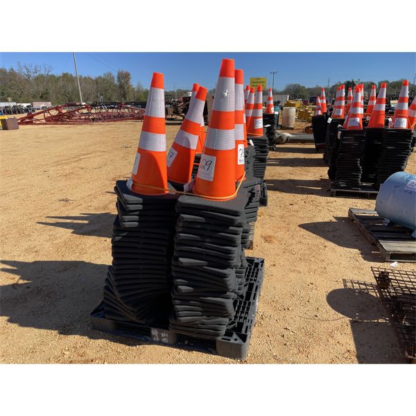 (25) SAFETY CONES