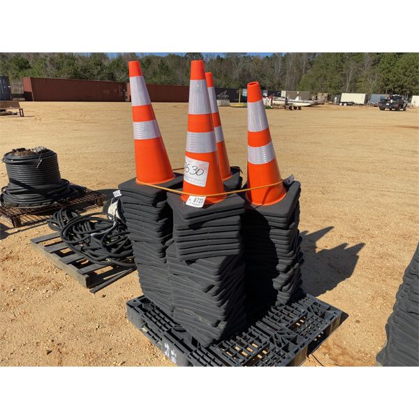 (25) SAFETY CONES