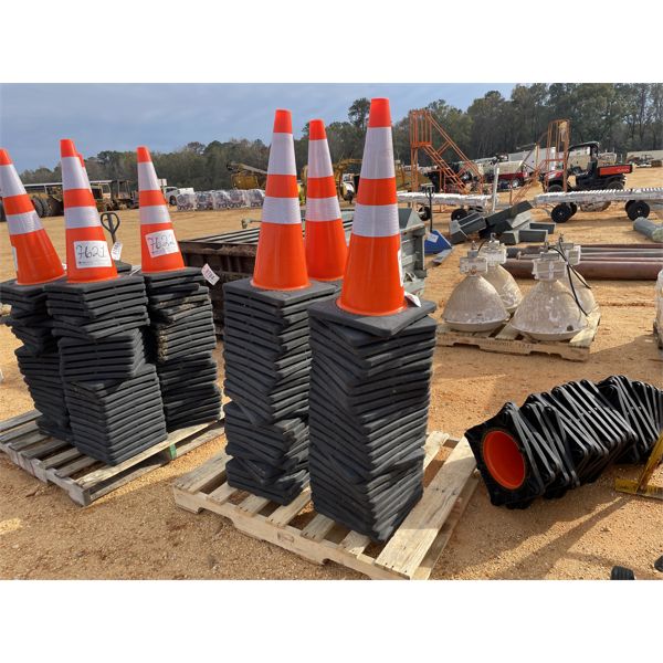 (25) SAFETY CONES