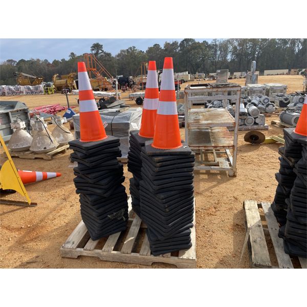 (25) SAFETY CONES
