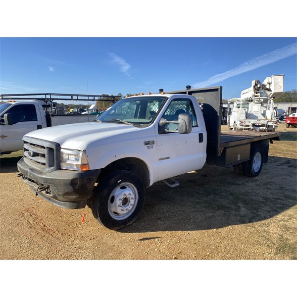 2002 FORD F450 XL Flatbed Truck